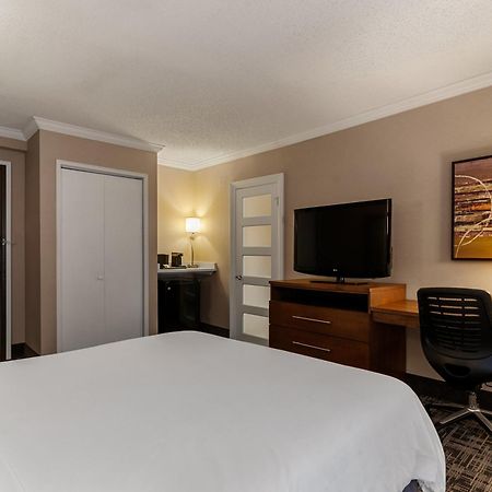 Best Western Ville-Marie Hotel & Suites Montreal Bagian luar foto