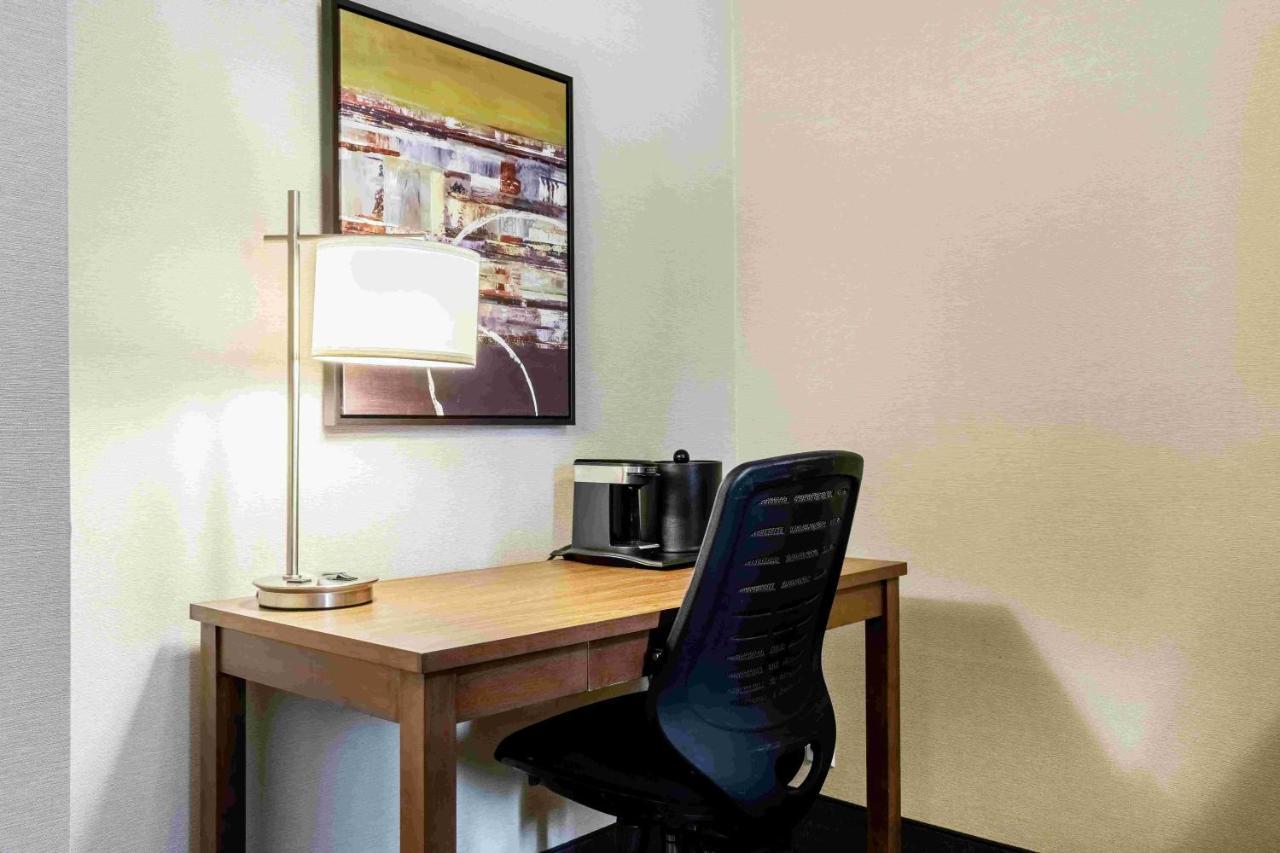 Best Western Ville-Marie Hotel & Suites Montreal Bagian luar foto