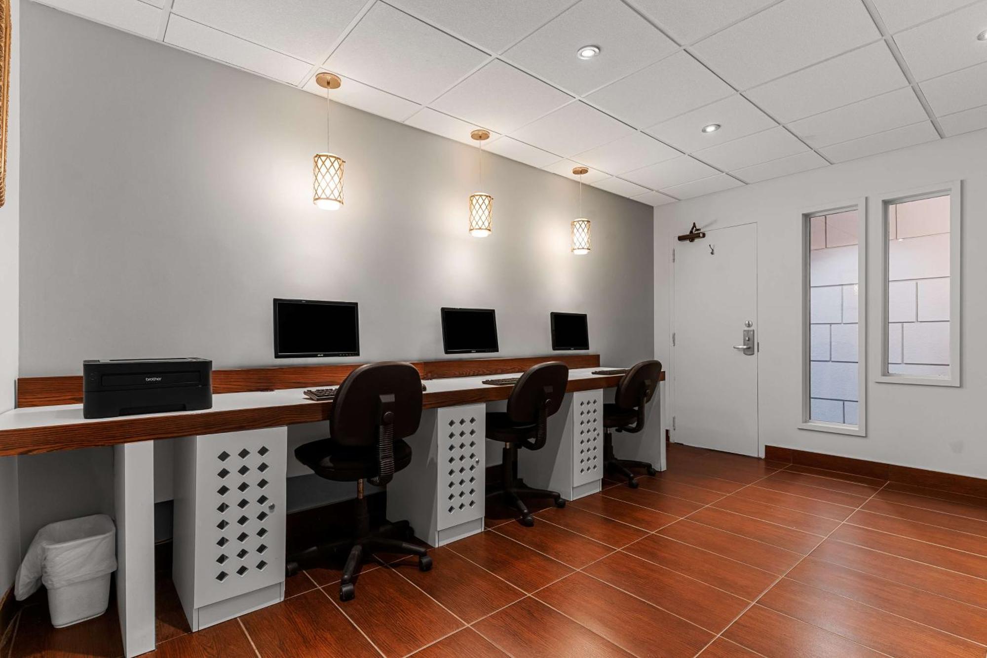 Best Western Ville-Marie Hotel & Suites Montreal Bagian luar foto